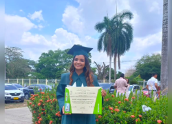 Daniela Saray Sarmiento Pérez conmovió por recibir clases virtuales desde un árbol, hoy logró graduarse.