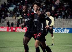 Leonel Quiñónez celebró el gol junto a Gabriel Villamil, autor del tanto en el partido de Liga de Quito ante Always Ready.