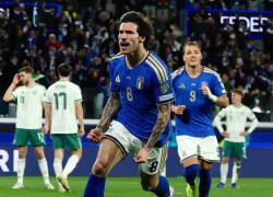 Sandro Tonali celebró el primer gol del encuentro en la victoria 2-0 frente a Irlanda del Norte.