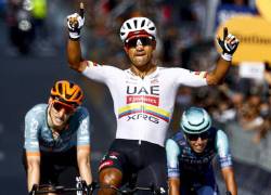 Jhonathan Narváez celebrando la victoria en la cuarta etapa del Giro de Italia 2026.