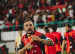 Lucas Mancinelli celebrando el gol olímpico anotado al Santos por la fecha 1 de la Copa Sudamericana 2026.