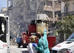 Una potente explosión destruyó el viernes parte de un hotel en reparación en el centro de La Habana.