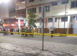 Zona donde ocurrió el atentado dirigido a la Agencia de Regulación y Control Minero, en Machala.