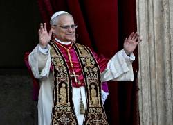 León XIV, el primer Papa estadounidense, hizo un llamado a la paz y a 'construir puentes'
