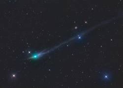 Cometa interestelar desplazándose a gran velocidad a través del Sistema Solar.