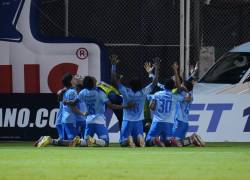 Jugadores de Macará celebrando gol anotado a Barcelona SC en el último partido de la fecha 9 de LigaPro.