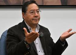 El presidente de Bolivia, Luis Arce Catacora, hace un gesto durante una entrevista con AFP en la Casa Grande del Pueblo en La Paz el 18 de junio de 2025.
