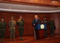Ministro de Defensa General Luis Lara, habla en rueda de prensa sobre Fuerzas Armadas contra el terrorismo.
