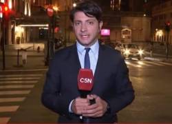 El periodista Salonia detalló que los condujeron a otro avión con destino a Bolivia.