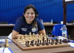 Ajedrecista ecuatoriana Martha Fierro logra victoria en el ‘Queen’s Chess Festival’