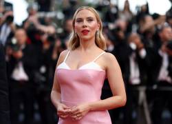 Scarlett Johansson en la alfombra del 76 Festival de Cine de Cannes, para la proyección de la película 'Asteroid City'.