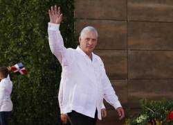 Fotografía fechada el 25 de marzo de 2023 del presidente de Cuba reelecto, Miguel Díaz-Canel, a su llegada a la XXVIII Cumbre Iberoamericana de Jefes de Estado y de Gobierno, en Santo Domingo (República Dominicana).