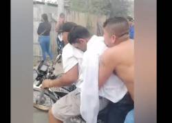 Suben el cadáver de un joven asesinado a una moto para 'paseo' en Portoviejo