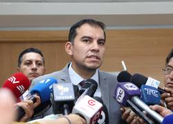 Sesión para la fijación del Salario Básico Unificado, con la presencia del ministro de Trabajo Harold Burbano y representantes de trabajadores y empleadores, en el Ministerio de Trabajo.