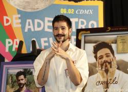 El cantante colombiano Camilo posa durante una conferencia de prensa en Ciudad de México (México)