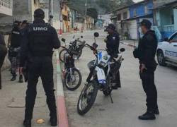 Temor en Esmeraldas: Locales comerciales cerraron por el sepelio de dos hombres asesinados