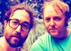 James McCartney junto a Sean Ono Lennon, los hijos de los famosos 'Beatles' cooescribieron una canción llamada Primrose Hill.