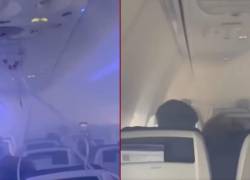 El pasillo de pasajeros del avión se llenó de humo debido a la afectación mecánica.