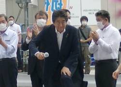 Abe tenía 52 años cuando asumió como primer ministro en 2006, convirtiéndose en la persona más joven en ocupar el cargo.
