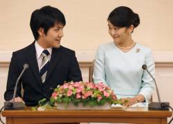 La Agencia de la Casa Imperial dijo el 1 de octubre de 2021 que la princesa Mako, quien es la sobrina del emperador Naruhito, se casará con Kei Komuro el 26 de octubre.
