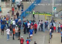 Hinchas protagonizaron enfrentamientos en los exteriores del estadio de Machala.