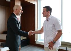 Terry Cole, representante de la DEA, junto al presidente Daniel Noboa.
