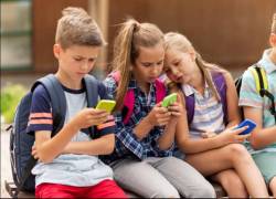 Por este motivo se prohibirán los celulares en las escuelas de Nueva Zelanda
