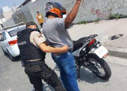 Policías asesinados y uno herido se reportaron en Guayaquil y Santo Domingo: en operativo de control y por sicariato