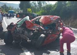 Tragedia en Guayllabamba: dos fallecidos y trece heridos en accidente de tránsito