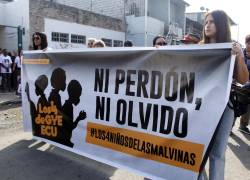 Marcha en memoria de los cuatro niños de Las Malvinas.