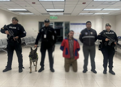 Operativo identificar ropa impregnada de droga.