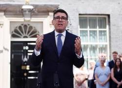 El nuevo primer ministro británico, Andy Burnham, pronuncia un discurso frente al número 10 de Downing Street, en Londres, Reino Unido.