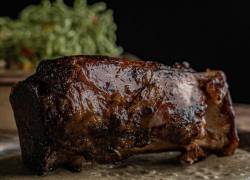 Chamorro de cerdo elaborado por Tributo, el restaurante quiteño que se encuentra en el puesto 79 de los mejores restaurantes de carne del mundo, World's 101 Best Steak Restaurants 2024.