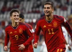 Ferran Torres y Gavi celebran un gol durante el partido de la fase de grupos del Mundial de Fútbol Qatar 2022 entre España y Costa Rica en el estadio Al Zumama en Doha.