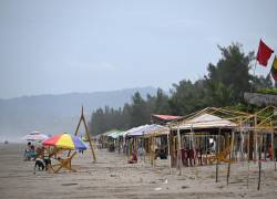La playa en Olón, provincia de Santa Elena, Ecuador, el 13 de abril de 2025.