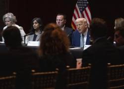 El presidente de los Estados Unidos, Donald Trump (centro), preside una reunión de gabinete.