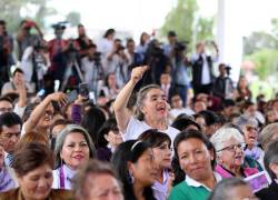 Noboa firma decreto para luchar contra la violencia de género, que afecta a siete de cada 10 mujeres