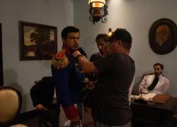 En la imagen se puede ver al actor Efraín Ruales durante la grabación de la película ecuatoriana Camino a la Libertad.