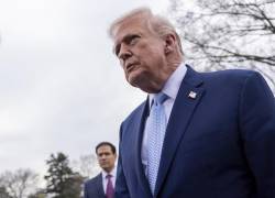 El presidente de Estados Unidos, Donald J. Trump, acompañado por el secretario de Estado Marco Rubio.