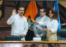 La posesión del viceprefecto Carlos Encalada a cargo de la prefecta Marcela Aguiñaga.