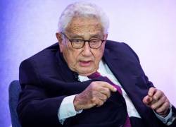 Fotografía de archivo fechada el 29 de julio de 2019 que muestra al ex secretario de Estado estadounidense Henry Kissinger durante la Celebración del 230 aniversario del Departamento de Estado, en Washington (EE.UU.). Kissinger falleció este miércoles a los 100 años de edad en su hogar en Connecticut, informaron los medios de Estados Unidos.