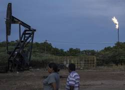 Antorcha de petroleo en Cabimas (Venezuela).