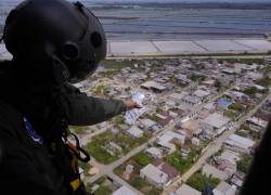 Desde helicópteros H145 COBRA, los uniformados lanzaron la propaganda.