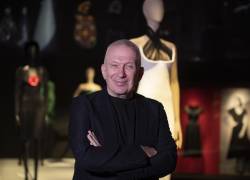 El diseñador Jean Paul Gaultier plasma en una exposición que se exhibirá en el CaixaForum de Barcelona hasta el 23 de octubre su visión sobre la relación de la moda y el cine.
