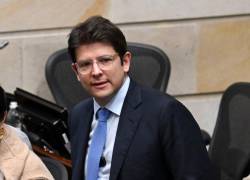 El legislador sigue en cuidados intensivos dos meses después de sufrir un brutal atentado.