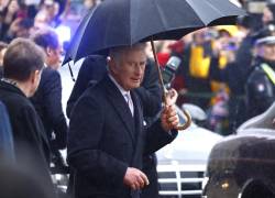 El rey Carlos III de Gran Bretaña, luego de su visita al City Hall en Hamburg, Alemania.