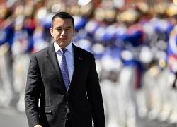 El presidente de Ecuador, Daniel Noboa, pasa revista a la guardia de honor durante la ceremonia de bienvenida antes de reunirse con el presidente brasileño, Luiz Inácio Lula da Silva, el 18 de agosto de 2025.