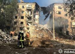 Este edificio residencial de Ucrania fue dañado luego de un ataque ruso.