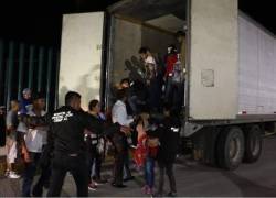 Así fueron hallados varios ecuatorianos en un camión que transportaba a 359 migrantes