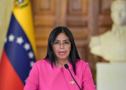 Presidente Donald Trump: nuestros pueblos y nuestra región merecen la paz y el diálogo, no la guerra, manifestó Delcy Rodríguez.